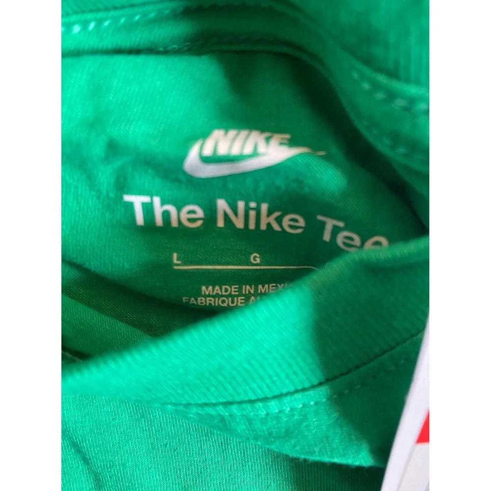 Nike Kids‎ Sportswear Futura Logo Green Short Sleeve T-Shirt AR5254-331 Size L